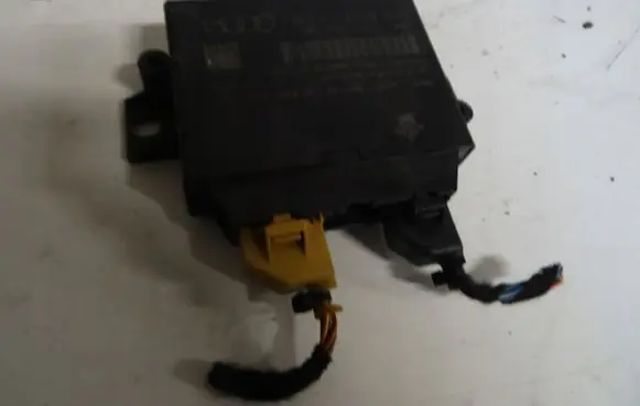 Audi A4 S4 B8 8K Parking PDC control unit/module 8K0919475F