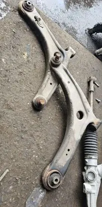 Mitsubishi Outlander Front control arm brak