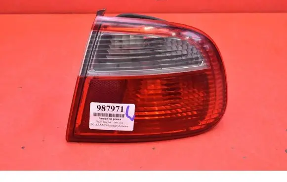 Seat Toledo II (1M) Rear/tail lights 1M5945096B