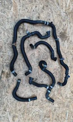Engine coolant pipe/hose