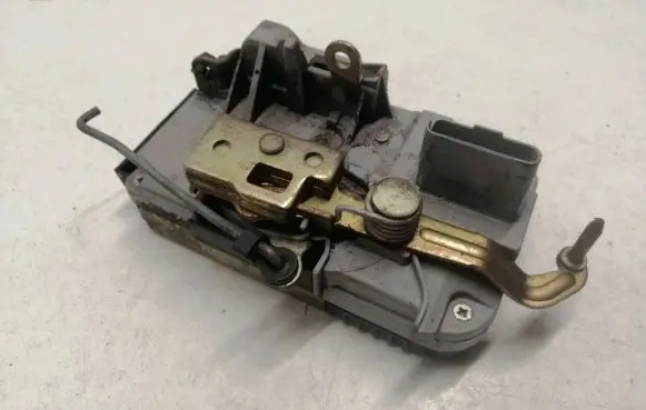 Peugeot 807 Loading door lock 