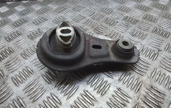 Opel Movano B Gearbox mount 8200675206