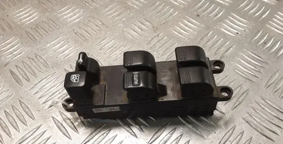 Subaru Legacy Electric window control switch 83071AE01B