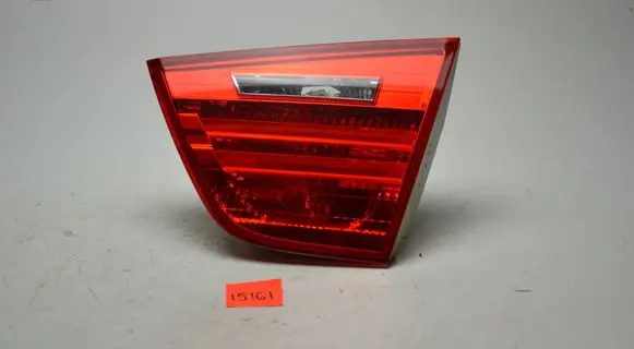 Tailgate rear/tail lights