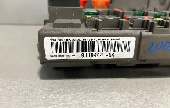BMW 3 E92 E93 Fuse module 9119444 90311157 MS20091020