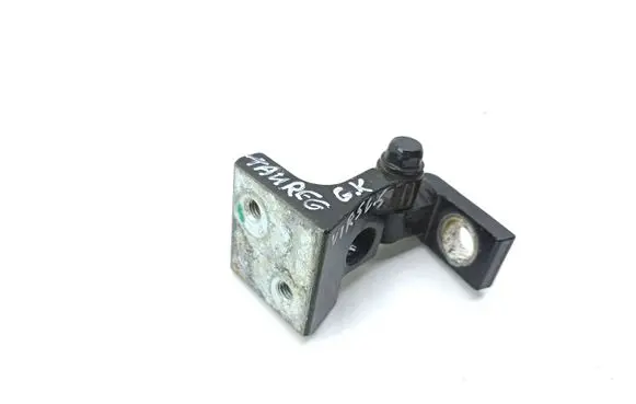 Volkswagen Touareg I Rear door upper hinge