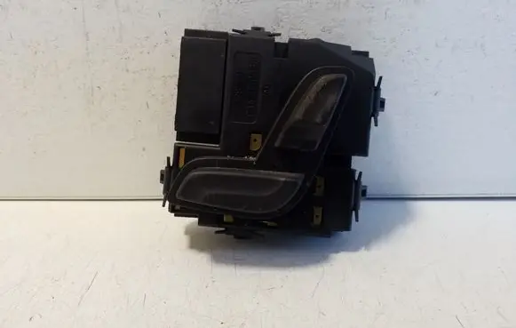Mercedes-Benz E W212 Seat control switch A2048701858