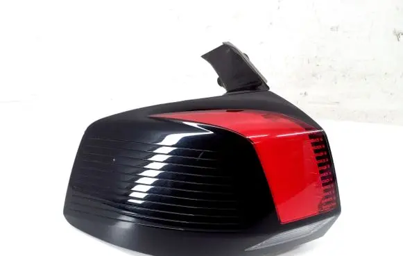 Peugeot 5008 II Rear/tail lights 9811028080