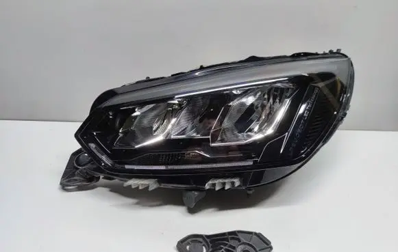 Peugeot 2008 II Headlight/headlamp 9833036380