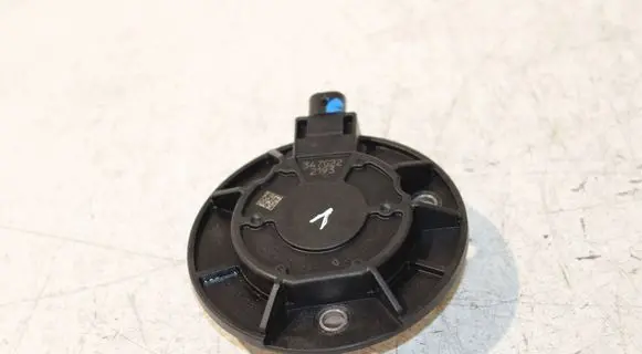Volkswagen Golf VII Camshaft vanos timing valve 06L109259D