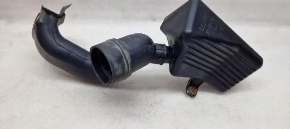 Suzuki Grand Vitara II Intake resonator 66JR01