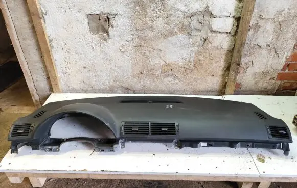 Audi A4 S4 B6 8E 8H Dashboard 8E1858041