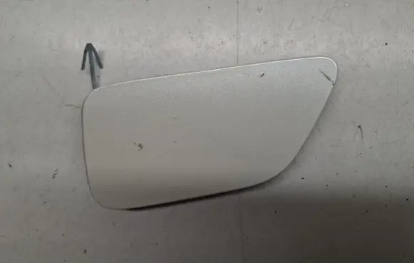 Nissan Leaf I (ZE0) Front tow hook cap/cover 622A05SK0A