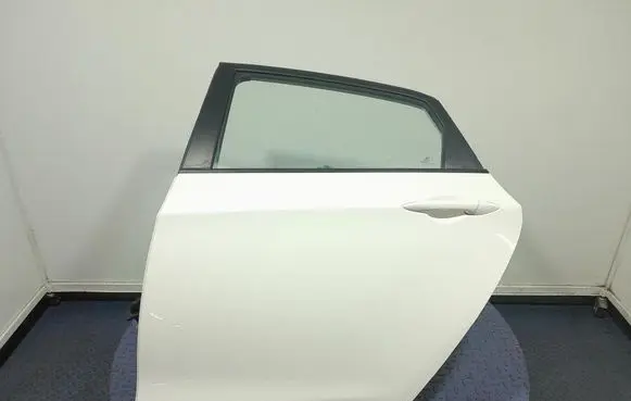 Hyundai i30 Rear door 