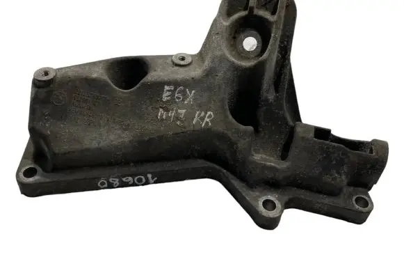 BMW 5 E60 E61 Engine mounting bracket 6763217 59280110