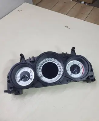 Mercedes-Benz C W204 Speedometer (instrument cluster) 2049018002 A2C81593100 A2049004909