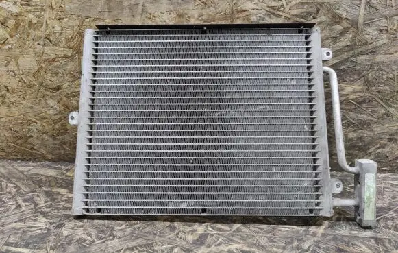 A/C cooling radiator (condenser)