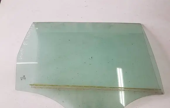 Volkswagen PASSAT B7 Rear door window glass