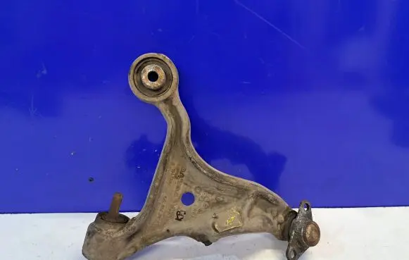 Volvo V70 Front lower control arm/wishbone 36012457 36051002