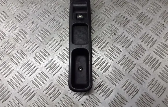 Peugeot 307 Quarter vent window switch 96351625XT