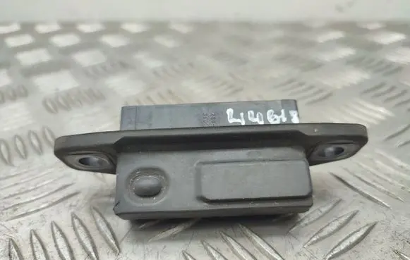 Tailgate opening switch