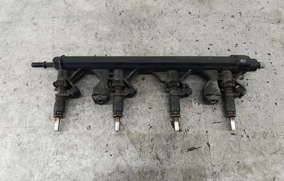 Peugeot 207 Fuel main line pipe V7528176