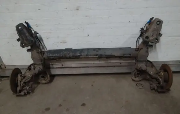 Peugeot 2008 I Rear axle beam 0445075