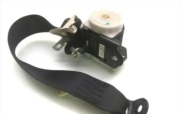 Mazda 5 Rear seatbelt T86211T