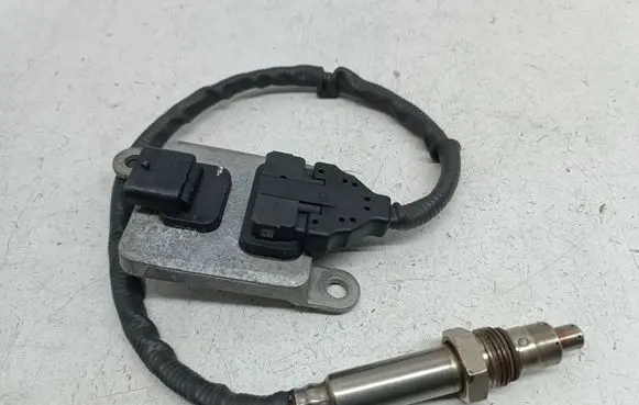 Mercedes-Benz Sprinter W906 Lambda probe sensor A0009053403 5WK96681D 0009053403