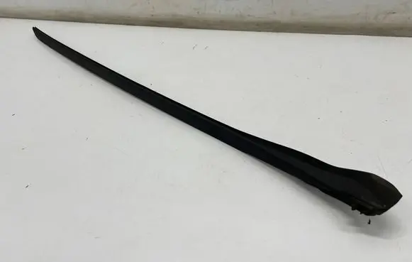 BMW 2 Active Tourer U06 Windshield trim 