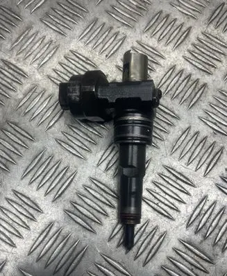Volkswagen PASSAT B5.5 Fuel injector 0414720028
