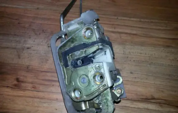 Front door lock