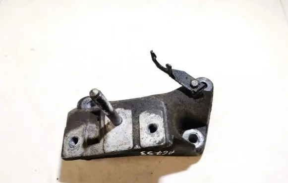 Seat Alhambra (Mk1) Engine mounting bracket