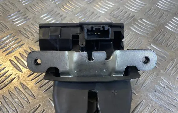 Ford Fiesta Tailgate/trunk/boot lock/catch/latch 8A61A442A66BB