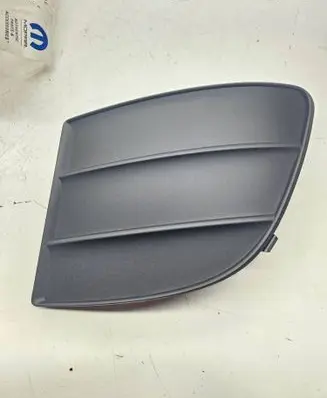 Volkswagen Routan Front fog light trim/grill 05113451AB 62329B