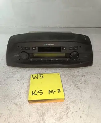 Fiat Punto (188) Radio/GPS head unit trim 25354438454654