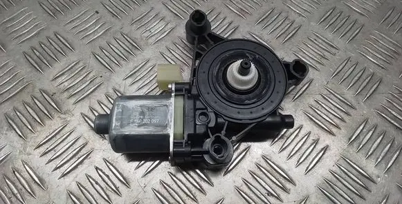 Porsche Macan (95B) Front door window regulator motor 5Q0959801A