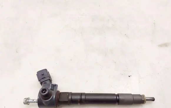 Toyota Hilux VIII Fuel injector 236700E060