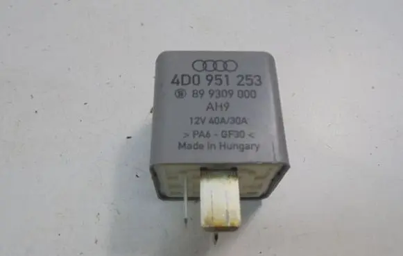 Audi A6 Allroad C5 Fuel pump relay 4D0951253