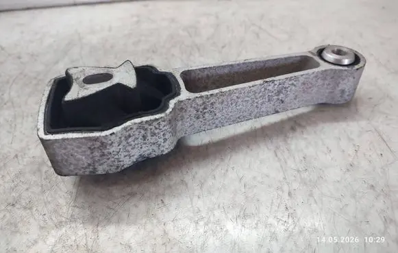 Land Rover Range Rover Evoque L538 Engine mount bracket 