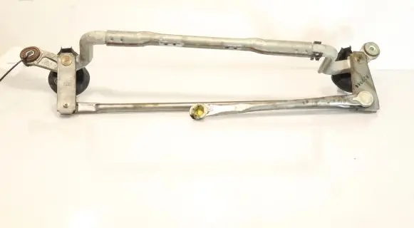 Toyota Verso Front wiper linkage 