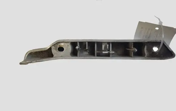 Ford Focus Front bumper mounting bracket 8M5117D959A