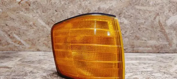 Mercedes-Benz 380 560SEC C126 Front indicator light 