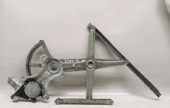 Mitsubishi L200 Front door window regulator with motor