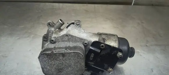 Peugeot 307 CC Oil filter mounting bracket 9687911280