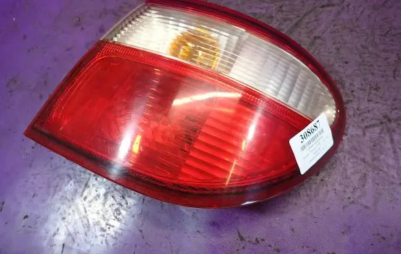 Nissan Almera Tino Rear/tail lights 081151908RB