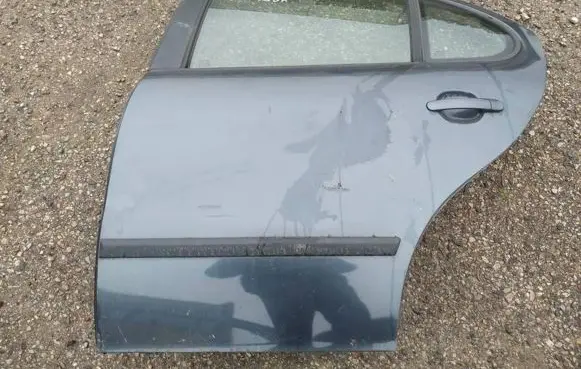 Seat Leon (1M) Rear door pilkos