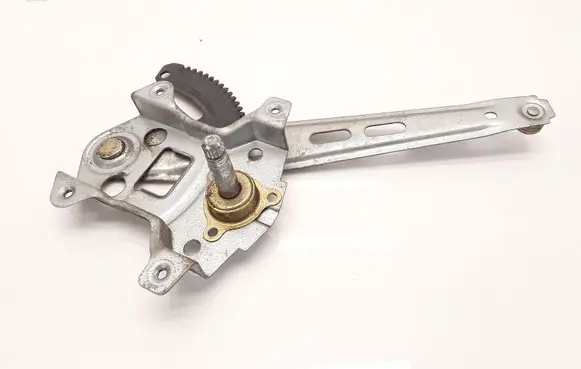Rear door manual window regulator