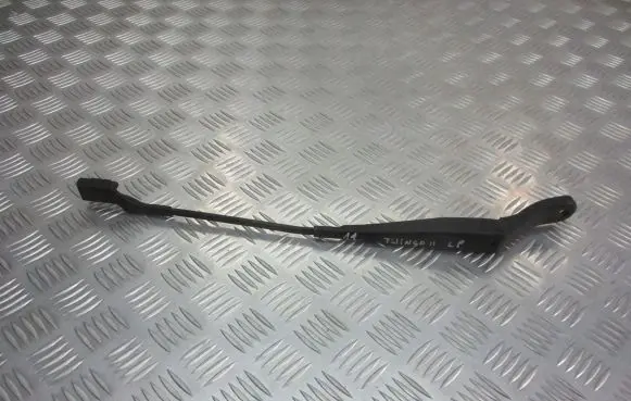 Renault Twingo II Front wiper blade arm