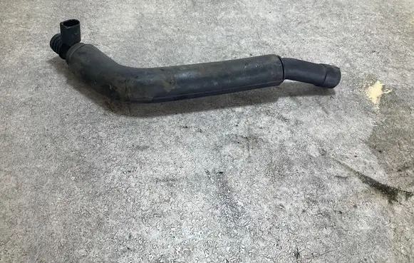 Mercedes-Benz Sprinter W907 W910 Breather/breather pipe/hose A6510100882